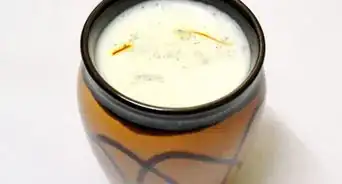Make Kesar Doodh (Saffron Milk)