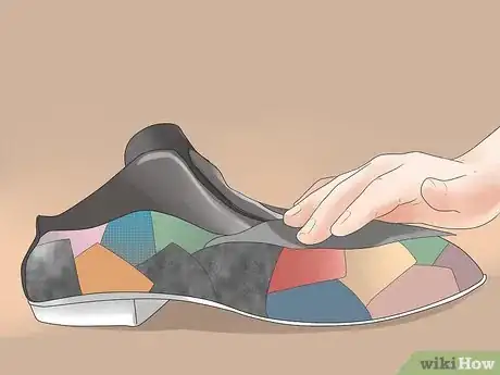 Image titled Decoupage Shoes Step 12