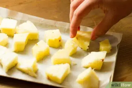 Image titled Freeze Pineapple Step 3