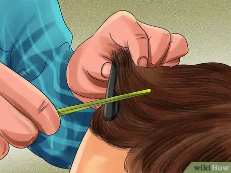 Image titled Razor Cut Your Own Hair Step 11