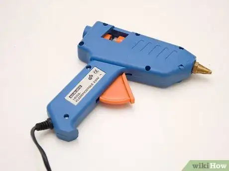 Image titled Make a CD Hovercraft Step 1