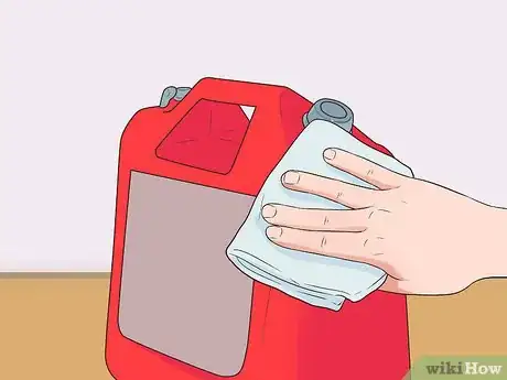 Image titled Use a Gas Can Step 5