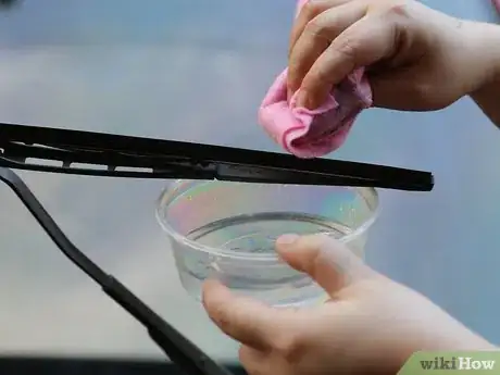 Image titled Remove Windshield Streaking Step 12