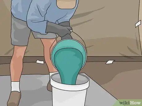 Image titled Paint a Ceiling with a Sprayer Step 06