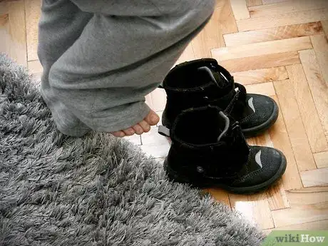 Image titled Dress for Heavy Rain Conditions Step 3