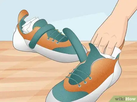 Image titled Stop Climbing Shoes from Smelling Step 9