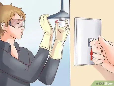 Image titled Remove a Broken Lightbulb from the Socket Step 11