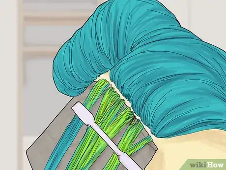 Image titled Do Glow‐in‐the‐Dark Hair Step 12