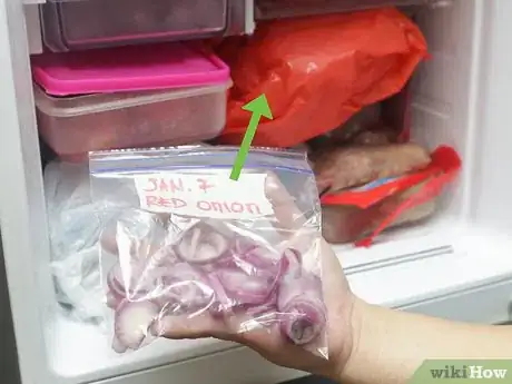 Image titled Freeze Onions Step 3