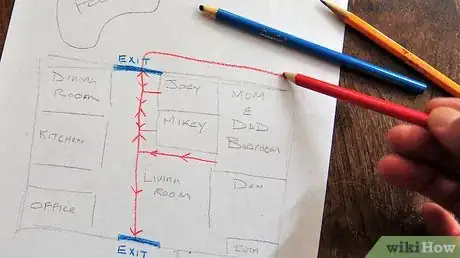 Image titled Prepare Your Family for an Emergency Evacuation Step 3