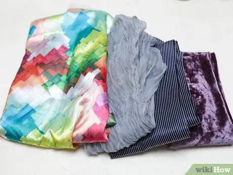 Image titled Make a Cravat Step 1