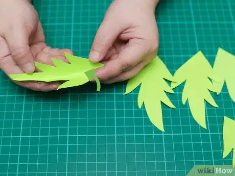 Image titled Make a Paper Wreath Step 10