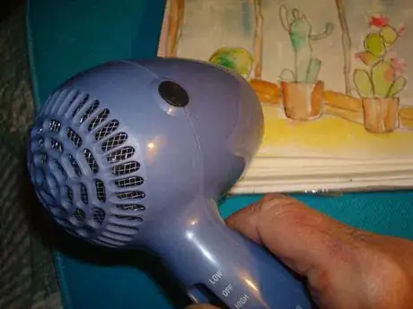 Image titled Useahairdryer