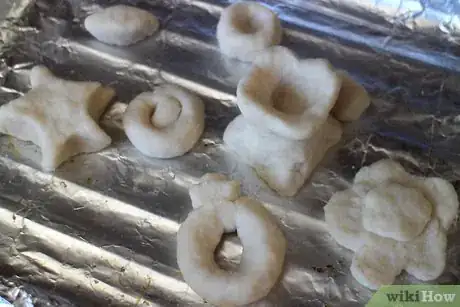 Image titled Make Modelling Clay from White Bread Step 4