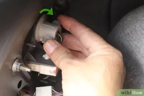 Image titled Fix a Burned Out Signal Bulb Step 11