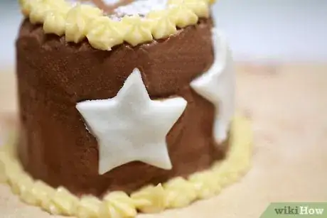 Image titled Frost a Double Layer Cake Step 15