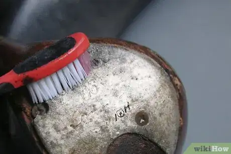 Image titled Clean a Golf Club Step 8