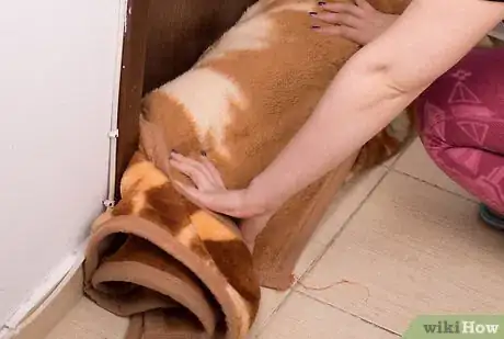 Image titled Escape from a Second Story Fire Step 3