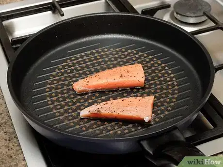 Image titled Tell when Salmon Is Cooked Step 9