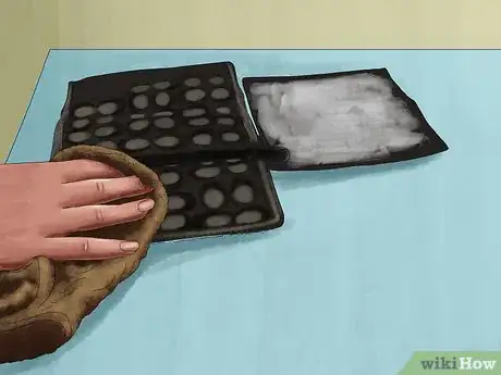 Image titled Choose a Makeup Bag Step 06