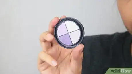 Image titled Do Gradient Smokey Eye Makeup Step 3