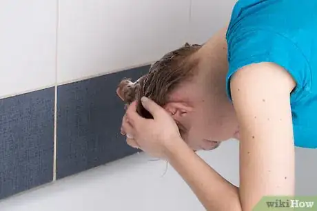 Image titled Achieve a Messy Hair Effect Step 5