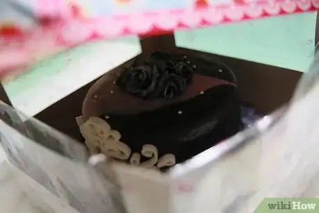 Image titled Store a Fondant Cake Step 3