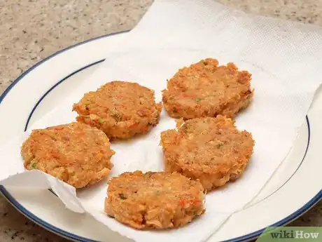 Image titled Make Salmon Cakes Step 7