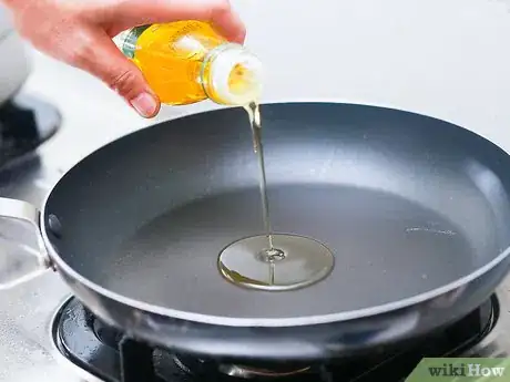 Image titled Make Cheese Pizza Step 9