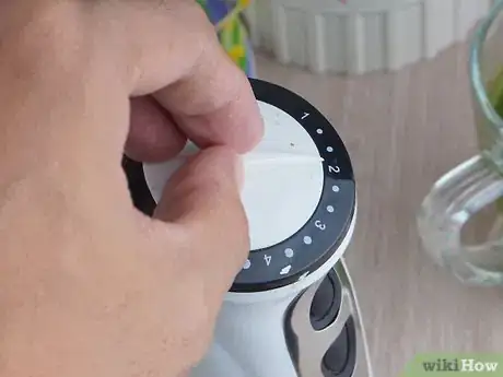 Image titled Juice Broccoli Sprouts Step 12