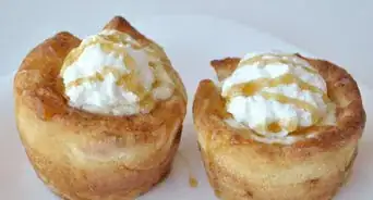 Make Cinnamon Roll Cups
