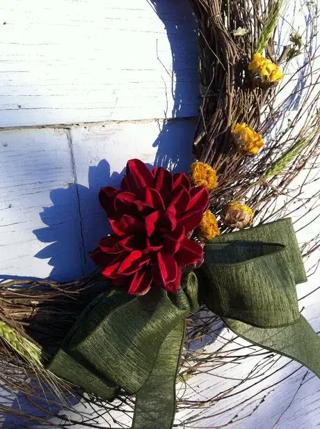Image titled Fall Wreath Detail