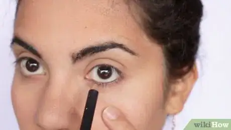 Image titled Apply Eyeliner to the Waterline Step 8