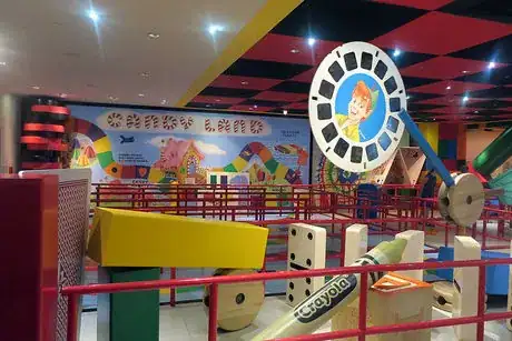 Image titled DHS Toy Story Mania Queue