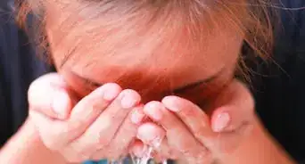 Make Eyelashes Longer with Vaseline