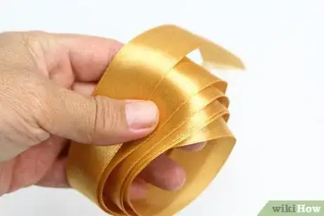 Image titled Make Bracelets from a Pringles Can Step 8