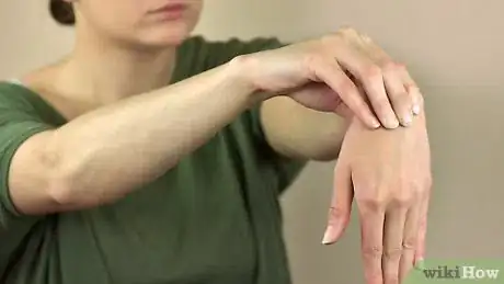 Image titled Crack Your Wrist Step 9