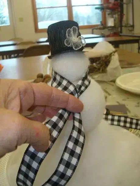 Image titled 728px Mtieribbonto neck2.jpeg