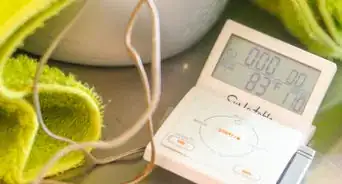 Make Raw Yogurt in a Slow Cooker