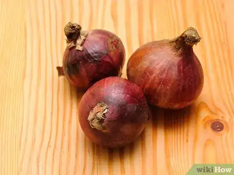 Image titled Dry Onions Step 1
