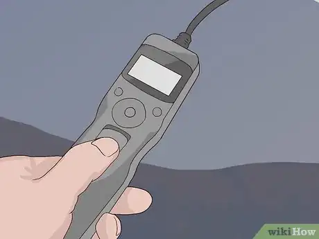 Image titled Photograph the Moon Step 12