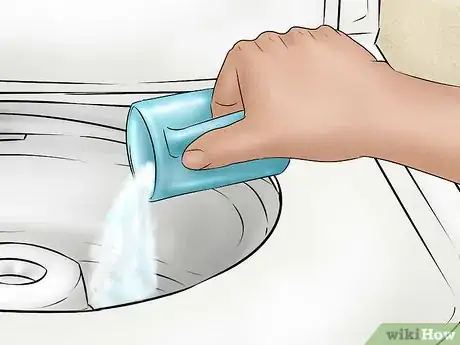 Image titled Remove Musty Smell from Clothes Step 3