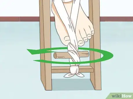 Image titled Make a Traction Splint for a Fractured Femur Step 8