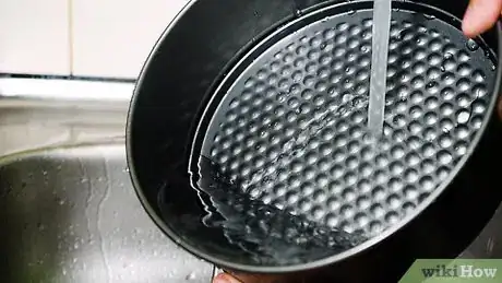 Image titled Clean a Cake Pan Step 11