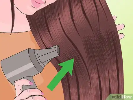 Image titled Get Beachy Waves Without Salt Step 3