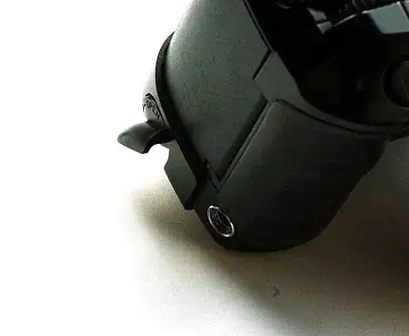 Image titled 2 unlock_battery_tray_341.JPG