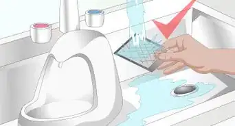 Train Your Cat to Use a Pet Fountain