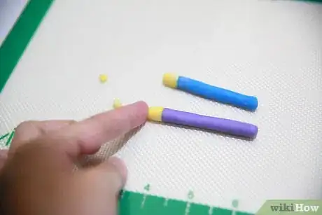 Image titled Make Edible Makeup Cake Decorations Step 10