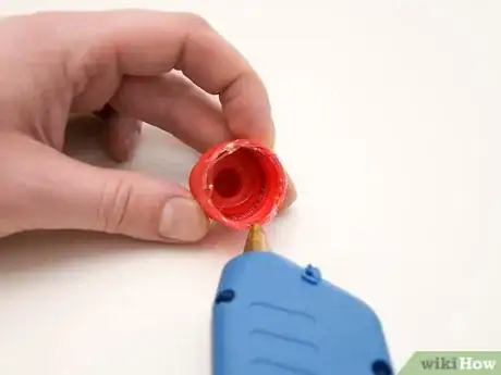 Image titled Make a CD Hovercraft Step 3