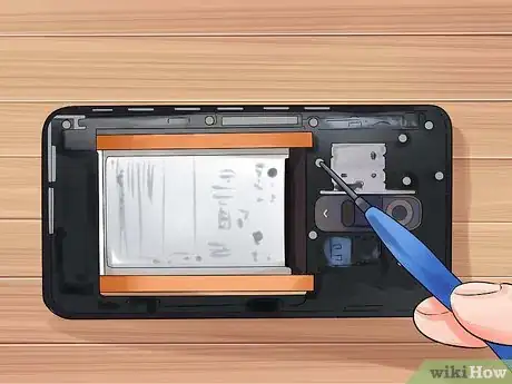 Image titled Remove the Battery from an LG G2 Step 5